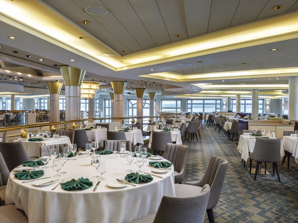 Marella Cruises Marella Explorer 2 Piccadilly's Interior ©Ben Waller.jpg